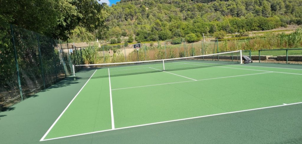 Construction d'un terrain de tennis à toulon