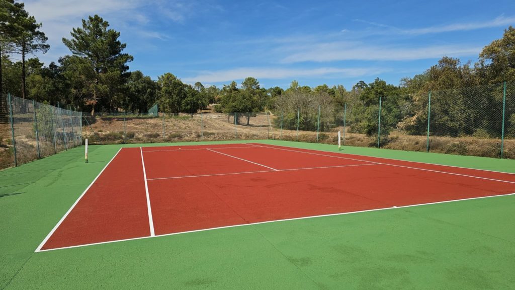 Construction d'un terrain de tennis à toulon