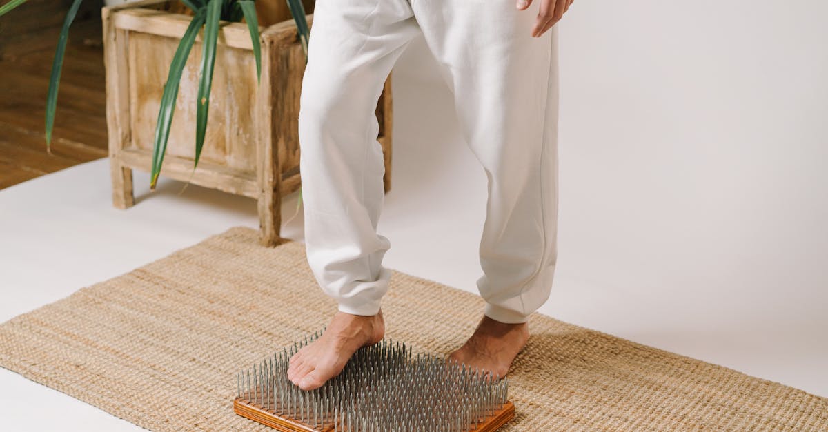 découvrez les bienfaits de l'acupression, une technique ancestrale qui stimule des points précis du corps pour soulager le stress, améliorer la circulation et favoriser le bien-être général. apprenez à utiliser cette méthode naturelle pour apaiser les douleurs et retrouver équilibre et sérénité.