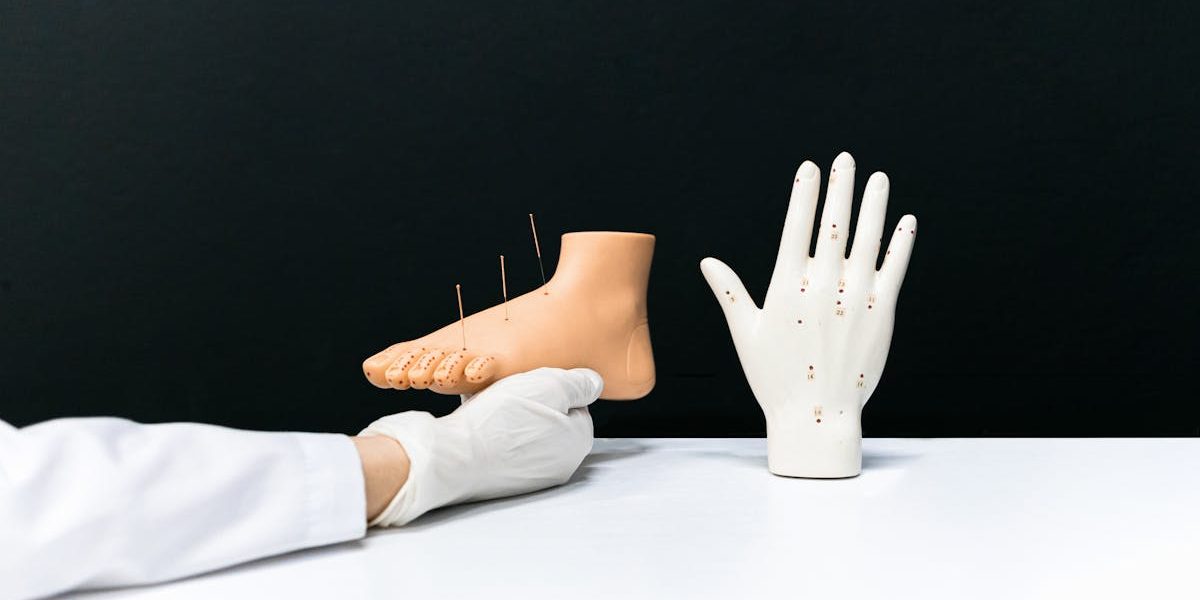 découvrez les bienfaits de l'acupression, une méthode de relaxation et de bien-être basée sur l'activation des points de pression du corps. apprenez à soulager le stress, les douleurs et à équilibrer votre énergie grâce à des techniques simples et accessibles.