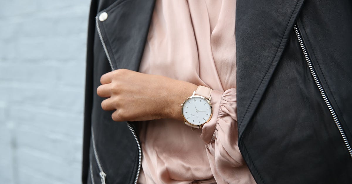 découvrez les dernières tendances de la mode qui feront sensation cette saison. explorez les styles incontournables, les couleurs à la mode et les accessoires indispensables pour rafraîchir votre garde-robe. restez à la pointe du style et affirmez votre personnalité avec nos conseils mode adaptés à tous les goûts.