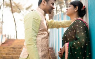 découvrez l'intimité sous toutes ses formes : des relations interpersonnelles aux connexions émotionnelles. explorez comment renforcer vos liens et créer des moments significatifs avec ceux qui comptent le plus dans votre vie.