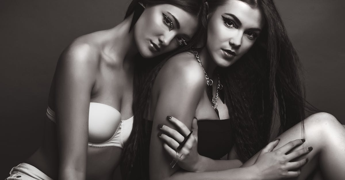 découvrez notre collection de lingerie élégante et confortable, conçue pour sublimer votre beauté tout en vous offrant un maximum de bien-être. de la lingerie fine aux ensembles raffinés, trouvez la pièce idéale qui s'accorde à votre style et à votre personnalité.