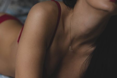 découvrez notre vaste sélection de lingerie élégante et confortable, alliant séduction et bien-être. trouvez le soutien-gorge et la culotte parfaits pour chaque occasion et révélez votre féminité avec style.