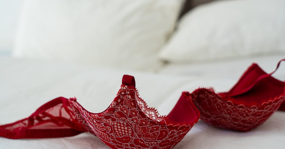 découvrez notre sélection de lingerie élégante et confortable, conçue pour sublimer votre silhouette. des ensembles raffinés aux sous-vêtements essentiels, trouvez les pièces parfaites pour chaque moment de votre vie.