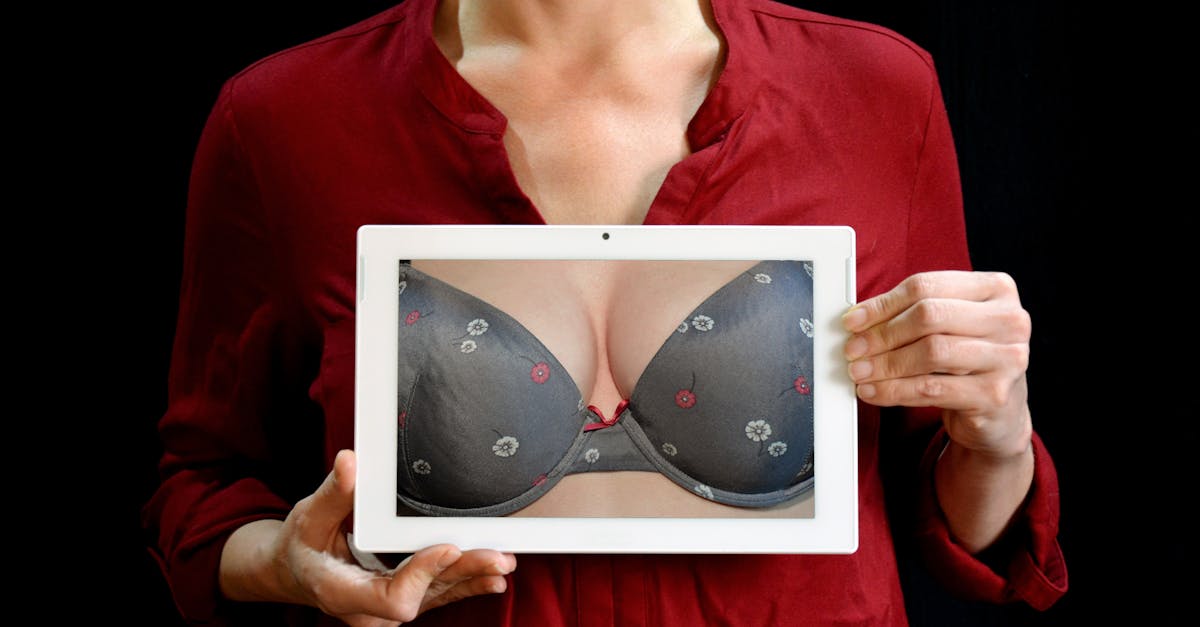 découvrez notre vaste collection de lingerie alliant confort et élégance. des modèles sexy aux ensembles délicats, trouvez la pièce parfaite qui mettra en valeur votre silhouette tout en vous offrant une sensation de bien-être. explorez nos créations pour chaque occasion et révélez votre féminité avec style.