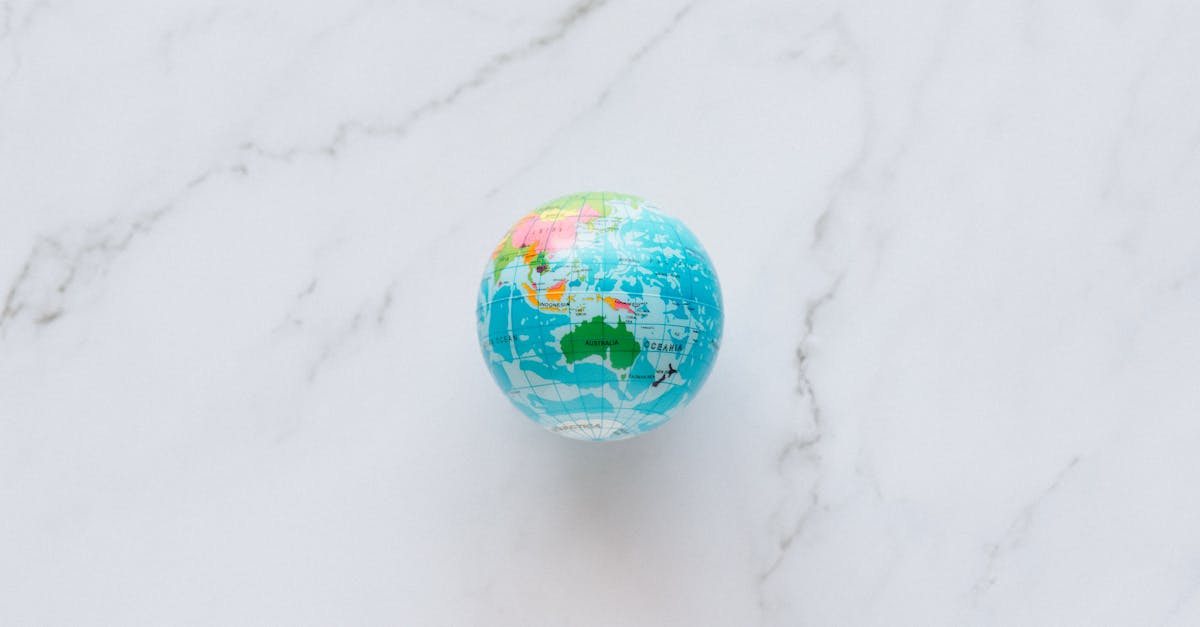 découvrez nos mini vibrateurs, parfaits pour des moments intimes discrètes et pleines de plaisir. compacte et puissante, notre sélection saura éveiller vos sens et pimenter vos nuits. idéaux pour une utilisation en solo ou en couple, ces petits jouets érotiques se glissent facilement dans votre sac pour des aventures sensuelles où que vous soyez.