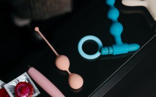 découvrez notre sélection de sex toys pour pimenter vos moments intimes. que vous soyez novice ou expérimenté, trouvez des articles de qualité adaptés à toutes vos envies et explorez de nouvelles sensations en toute discrétion.