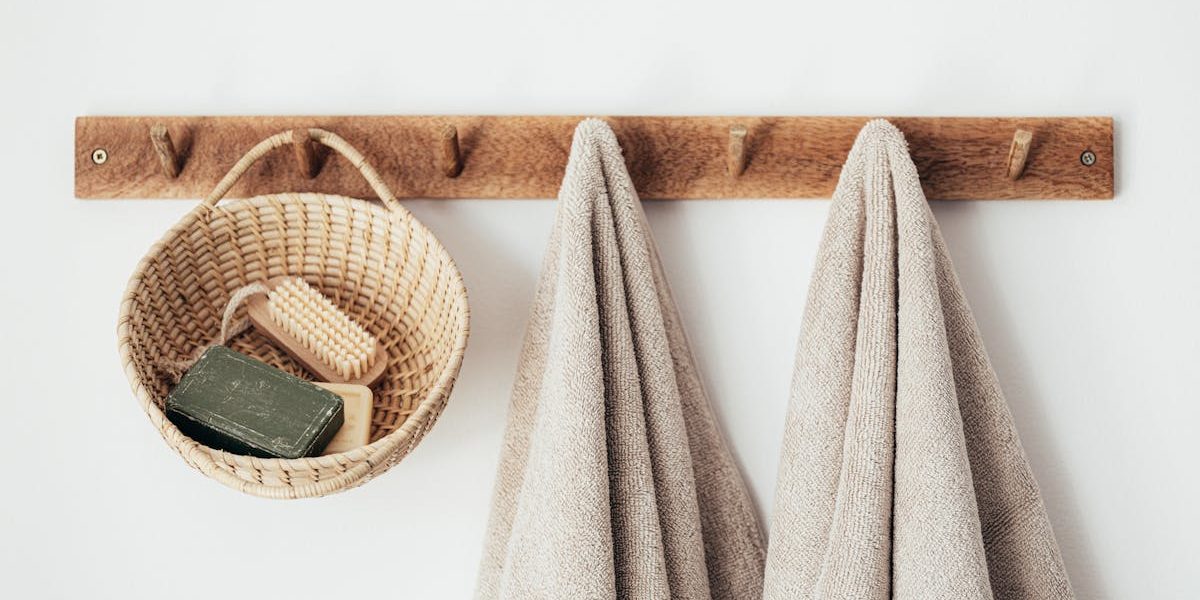 découvrez des astuces pratiques et des conseils inspirants pour l'organisation de votre salle de bain. transformez votre espace en un lieu fonctionnel et agréable grâce à des solutions de rangement et des idées déco adaptées à vos besoins.