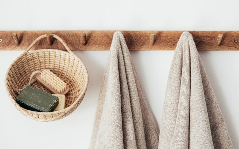 découvrez des astuces pratiques et des conseils inspirants pour l'organisation de votre salle de bain. transformez votre espace en un lieu fonctionnel et agréable grâce à des solutions de rangement et des idées déco adaptées à vos besoins.
