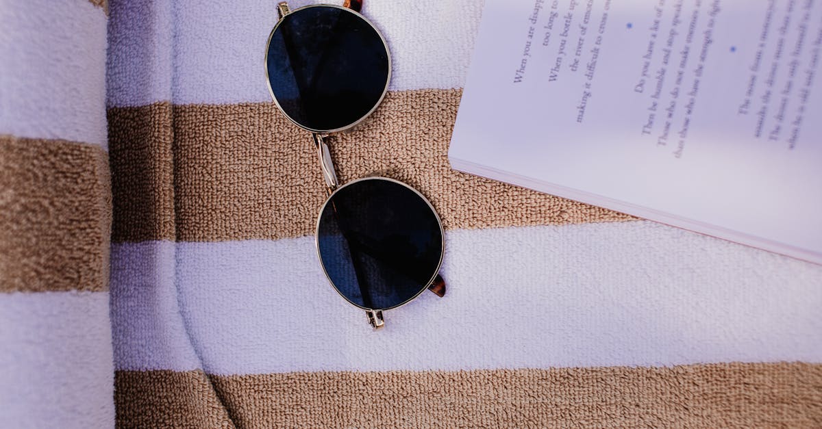 découvrez notre sélection de serviettes de plage élégantes et ultra-absorbantes, parfaites pour vos journées au soleil. confort, style et praticité s'unissent pour vous offrir le meilleur compagnon de vos vacances. profitez de la plage avec nos serviettes conçues pour un séchage rapide et une utilisation facile.
