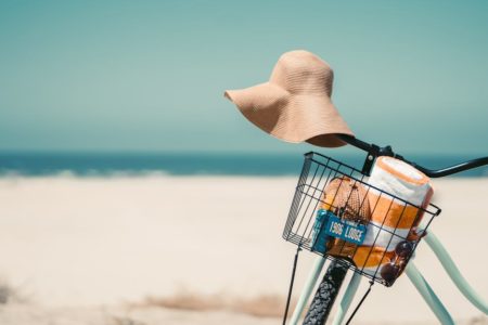 découvrez notre collection de serviettes de plage, alliant confort et style. parfaites pour vos journées ensoleillées, nos serviettes douces et absorbantes vous accompagneront au bord de l'eau. profitez de l'été avec des motifs tendance et une qualité exceptionnelle.