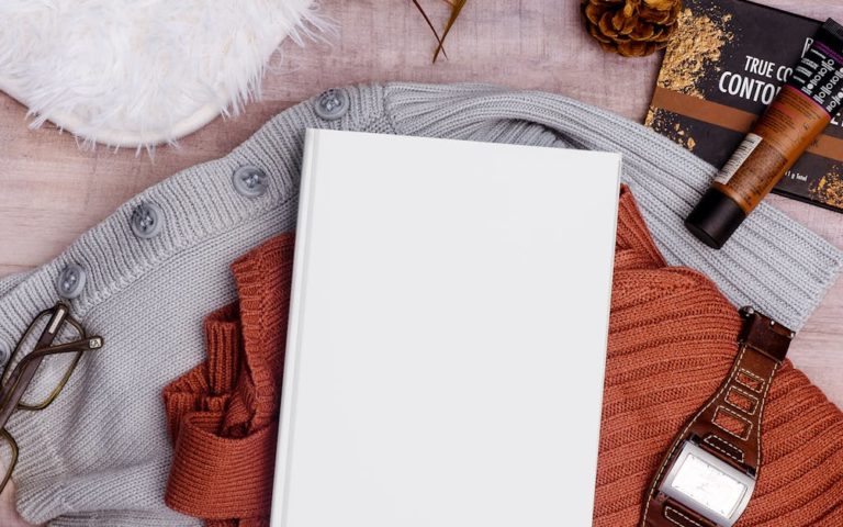 découvrez notre sélection d'accessoires de lecture pour améliorer votre expérience de lecture. que ce soit des marque-pages, des lampes de lecture ou des supports, nous avons tout ce qu'il vous faut pour rendre vos moments de lecture encore plus agréables.