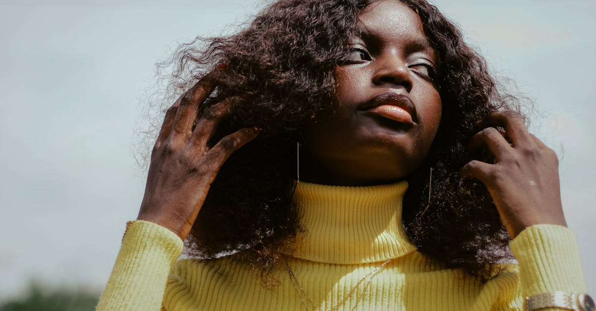 découvrez l'élégance des accessoires de mode russes, alliant tradition et modernité. explorez une sélection raffinée d'articles uniques qui mettent en valeur le savoir-faire artisanal et le style contemporain. parfaits pour sublimer vos tenues ou offrir un cadeau mémorable, ces accessoires incarnent le chic et le luxe de la mode russe.
