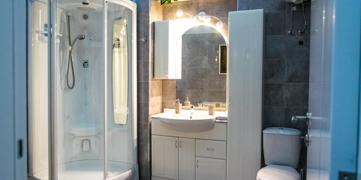découvrez notre sélection d'accessoires de douche essentiels pour transformer votre salle de bain. des rideaux de douche stylés aux supports de pommeau, trouvez tout ce qu'il vous faut pour une expérience de douche agréable et fonctionnelle.
