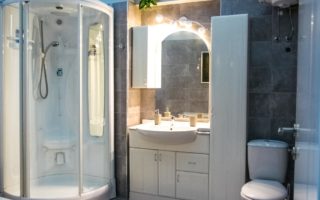 découvrez notre sélection d'accessoires de douche essentiels pour transformer votre salle de bain. des rideaux de douche stylés aux supports de pommeau, trouvez tout ce qu'il vous faut pour une expérience de douche agréable et fonctionnelle.
