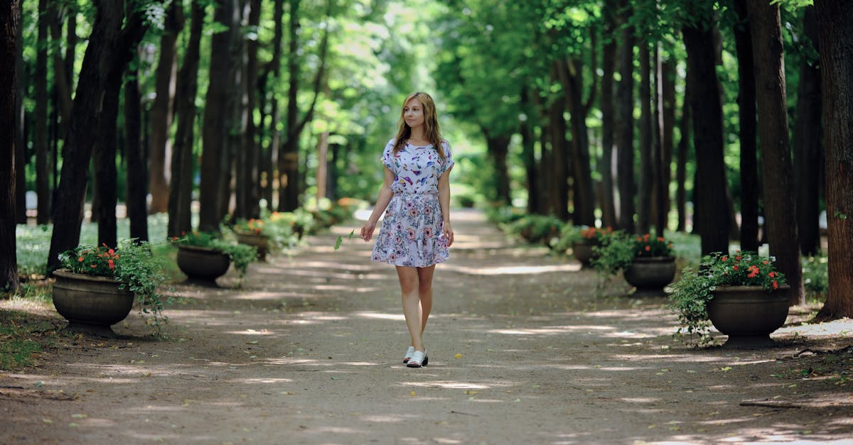découvrez notre robe terracotta, parfaite pour ajouter une touche de chaleur et d'élégance à votre garde-robe. confectionnée dans des matériaux de qualité, cette robe polyvalente s'adapte à toutes les occasions, que ce soit pour une journée décontractée ou une soirée sophistiquée. mettez en valeur votre style avec cette pièce intemporelle.