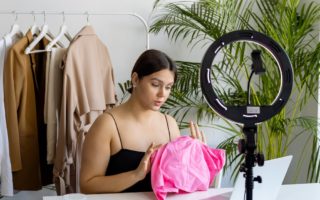 découvrez nos meilleurs conseils de mode pour sublimer votre style au quotidien. astuces, inspirations et tendances pour rester à la pointe de la mode en toute saison !
