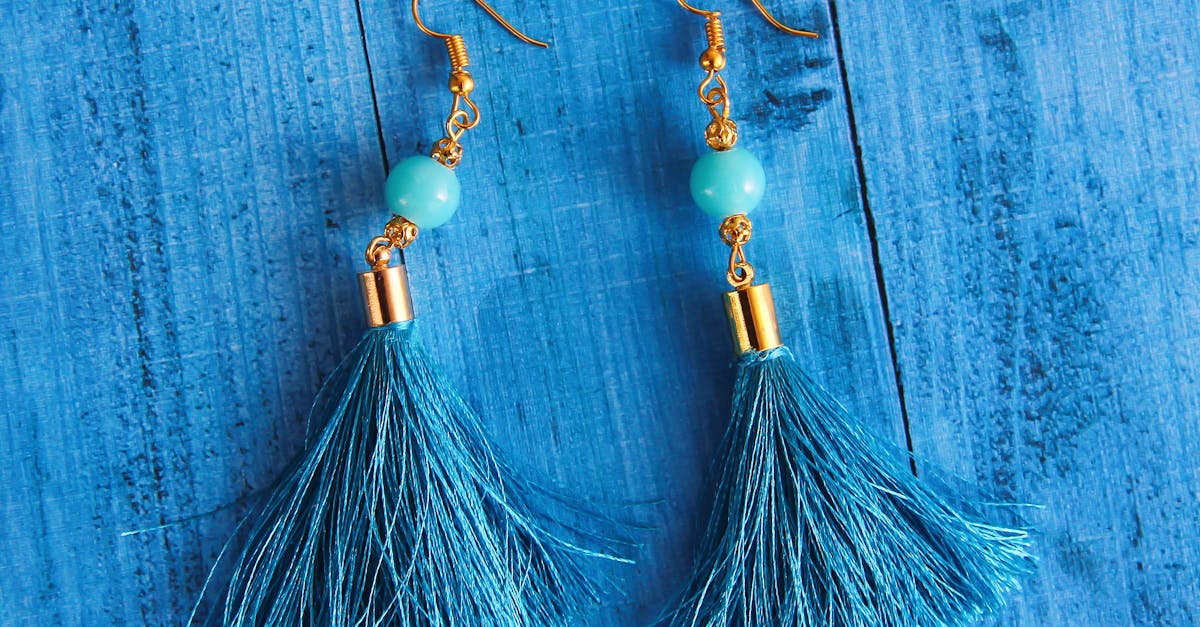 découvrez notre sélection d’accessoires élégants et tendance pour compléter tous vos looks. trouvez des sacs, bijoux, ceintures, chapeaux et bien plus encore pour sublimer votre style au quotidien.
