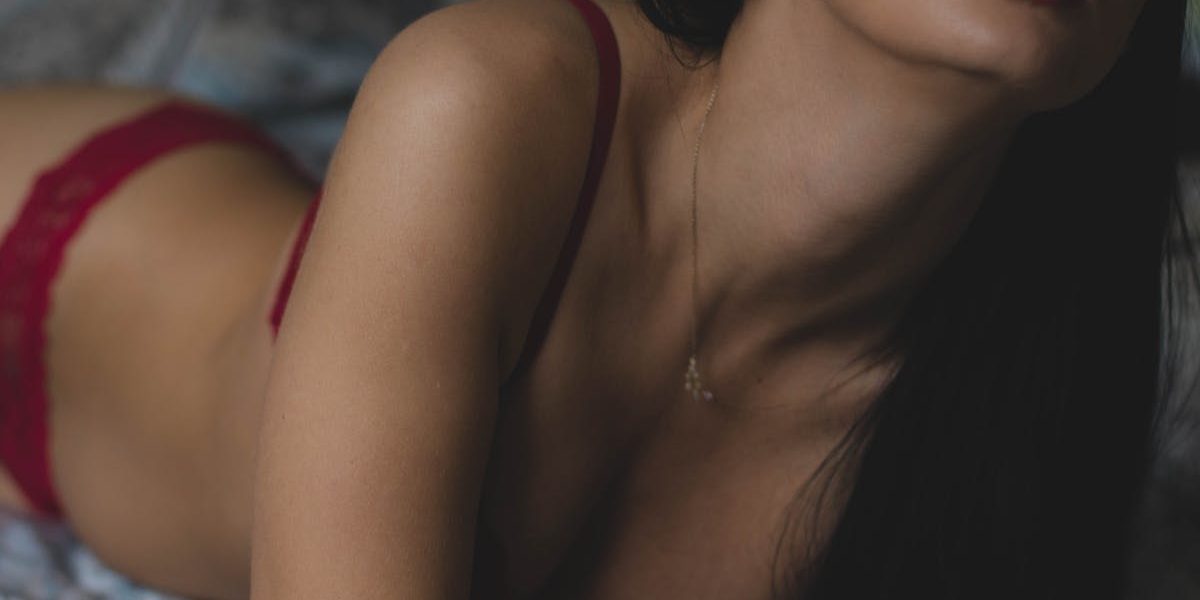 découvrez notre sélection de lingerie élégante et confortable pour toutes les occasions. profitez de modèles raffinés, adaptés à toutes les morphologies, pour sublimer votre silhouette et vous sentir belle au quotidien.